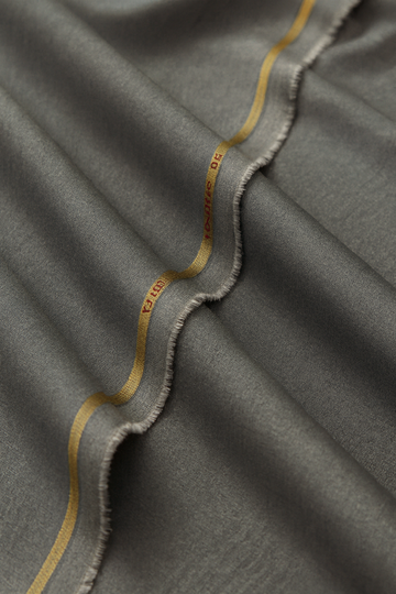 How to Identify Premium Wool Quality Before Purchasing a Suit